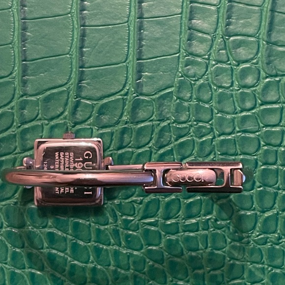 Gucci Silver Bangle Watch - Picture 6 of 7